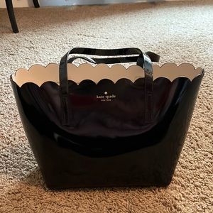 NWT Kate Spade Black Patent Small Carrigan Shoulder Bag